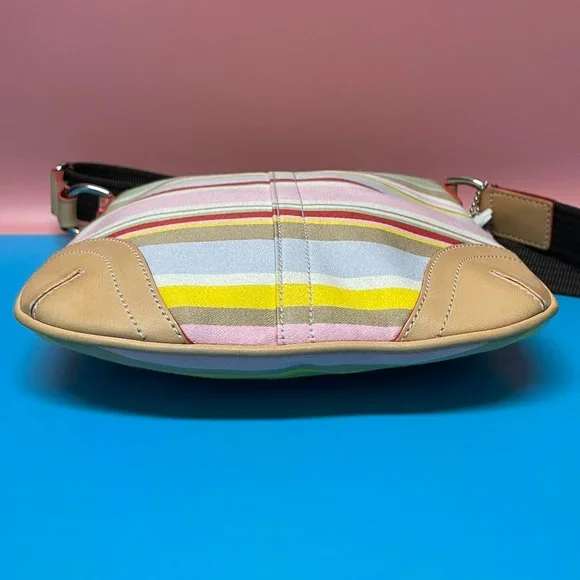 COACH Crossbody Multicolor Canvas Brown Leather Striped Daisy *EUC* SO PRETTY!! - Picture 8 of 11
